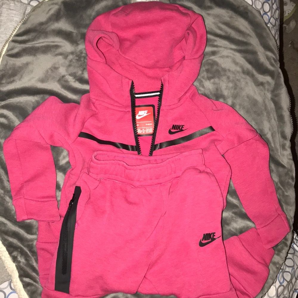 12 mos nike sweatsuit track suit boy or girl.